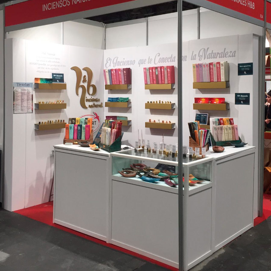 STAND económico de cartón