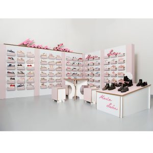 Stand de cartón Pop-Up para calzado