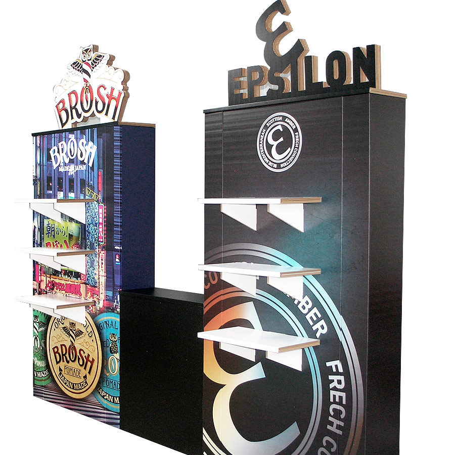 Stand de cartón con estanterías resistente