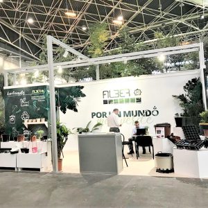 Stand de cartón Poligonal (Alber)