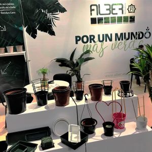Stand de cartón Poligonal (Alber)